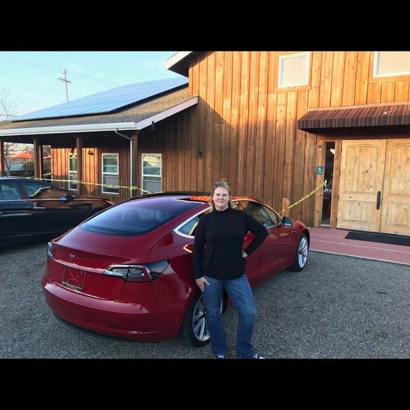 Meet your Posher, Suzanne - Picture 2 of 3